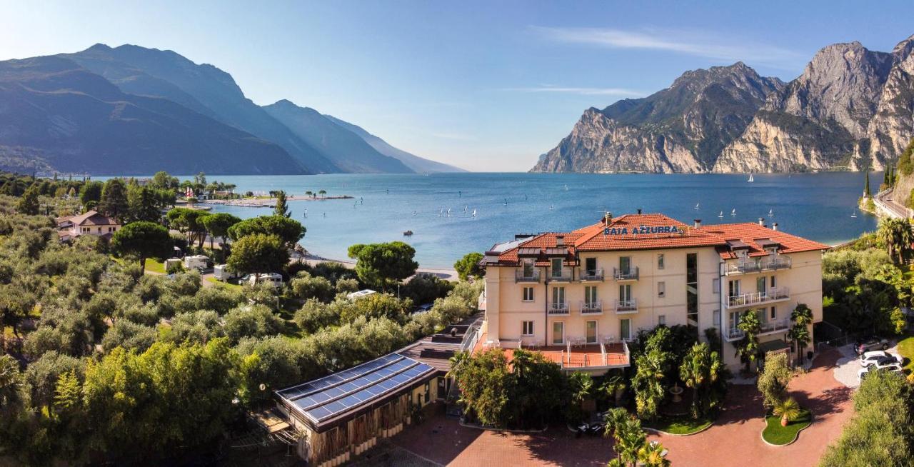 Hotel Baia Azzurra - Lake Front Torbole Sul Garda Extérieur photo